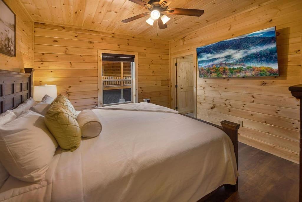 New! Indoor Pool/Ps 5/Hot Tub/Parkway Villa Pigeon Forge Exteriör bild