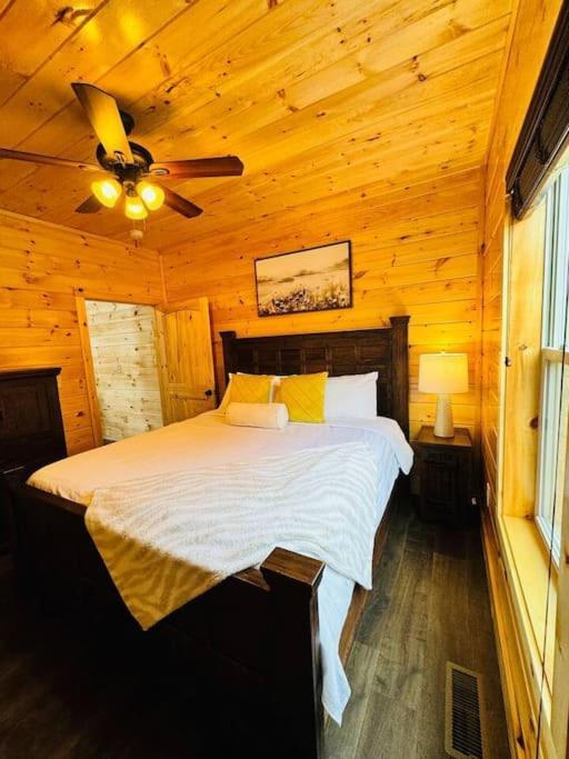 New! Indoor Pool/Ps 5/Hot Tub/Parkway Villa Pigeon Forge Exteriör bild