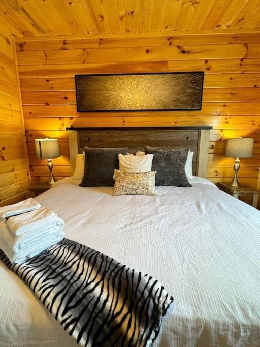 New! Indoor Pool/Ps 5/Hot Tub/Parkway Villa Pigeon Forge Exteriör bild