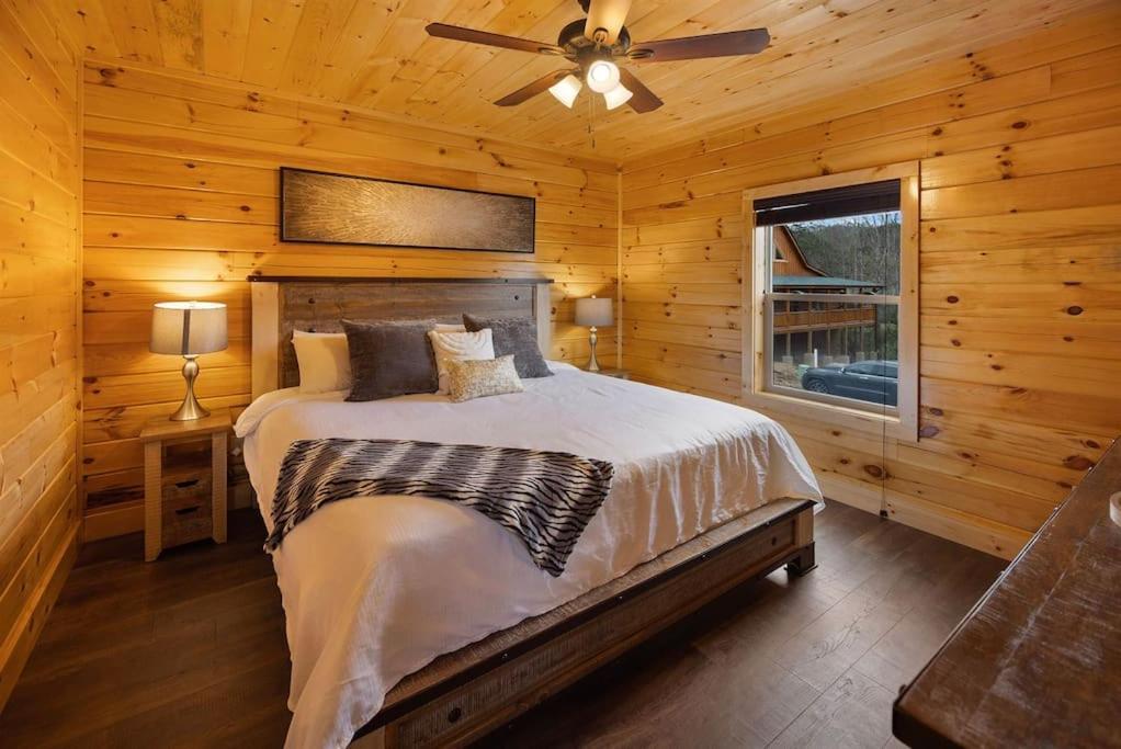 New! Indoor Pool/Ps 5/Hot Tub/Parkway Villa Pigeon Forge Exteriör bild